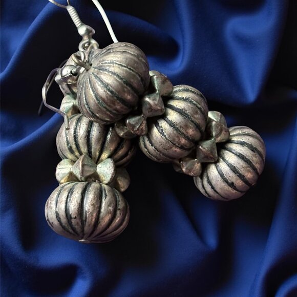 Vintage Silver-Tone Bead Earrings – Southwestern Boho Tribal Style - Picture 7 of 8